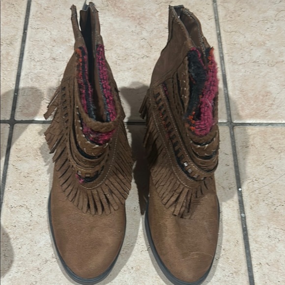 Mudd Brown Fringe Ankle Booties - Picture 1 of 5